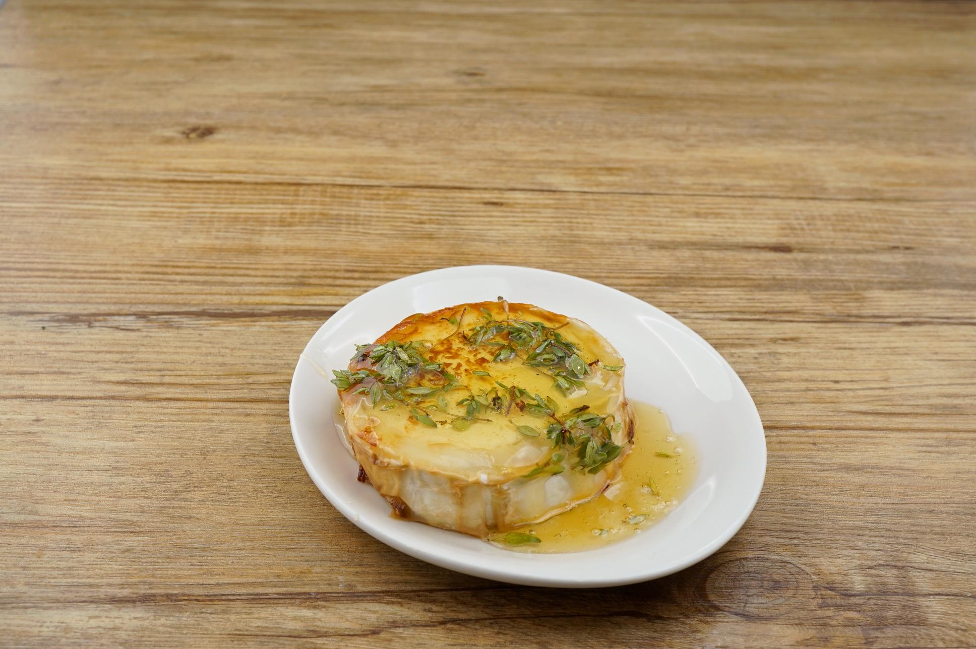 Vegetarischer Ziegenkäse mit Honig und Thymian - Bild 2